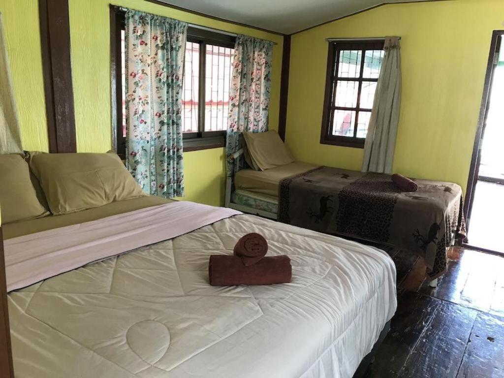 Rimtalay Resort Koh Si Chang מראה חיצוני תמונה